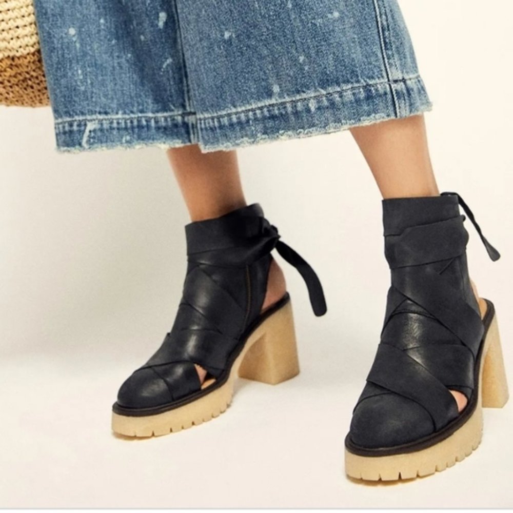 NEW Free People Blake Platform Boot Black 38 US 8